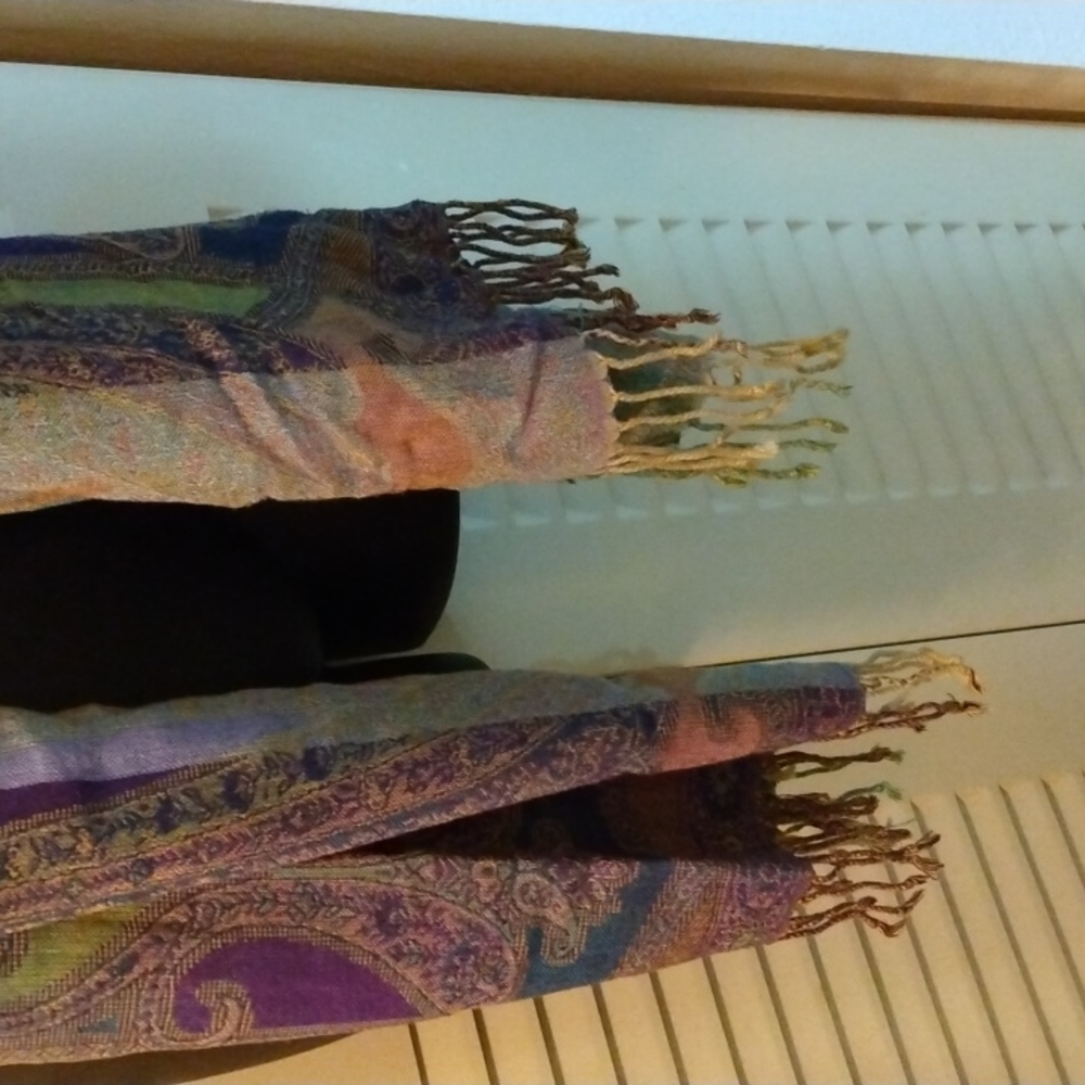 Scarf - Picture 2 of 4